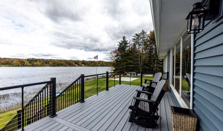 Deck – Poyntelle, PA